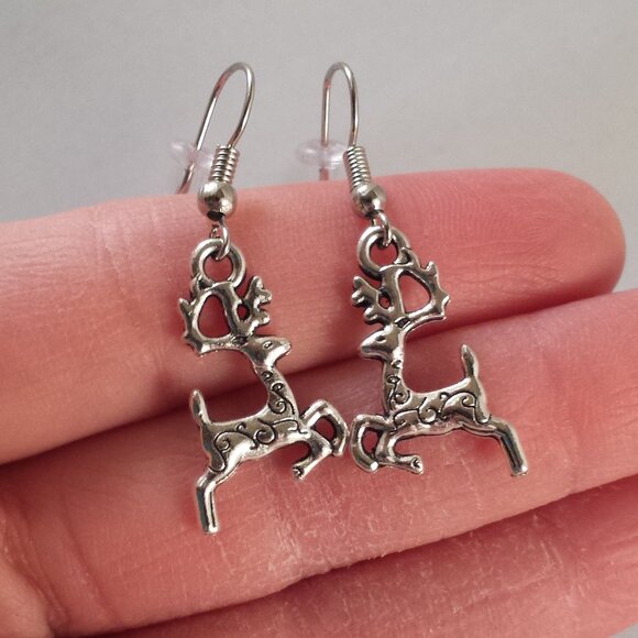 Silver Deer Earrings Reindeer Dangle New Christmas Holiday Festive Chic Classic - Picture 1 of 3
